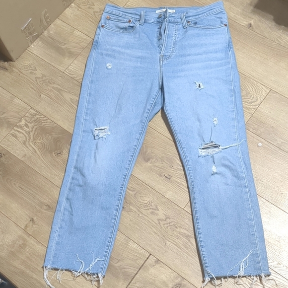 Levis Womens Wedgie Straight Crop Denim distresed Jeans size 30 High Rise Mom - Picture 2 of 9